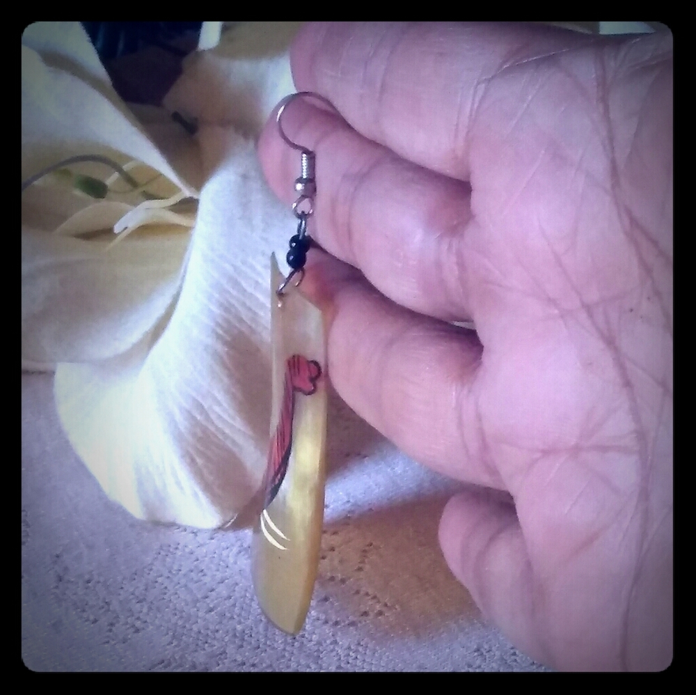 Vintage Shell Handpainted Elephant Dangle Earrings - image 4